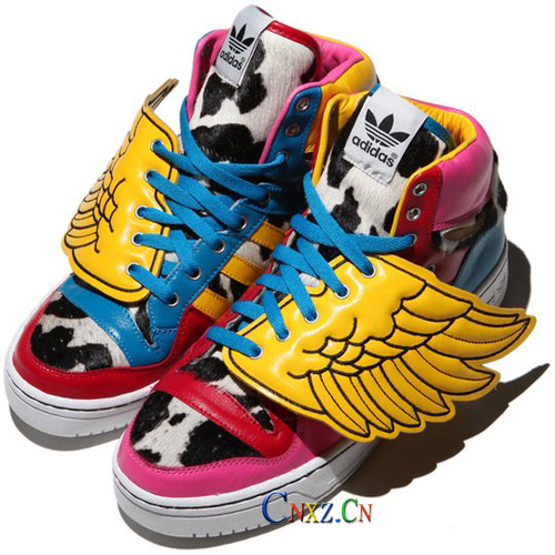 JSҲn 2NE1}֮a(chn)didas O by O Jeremy ScottʥQeעϵ