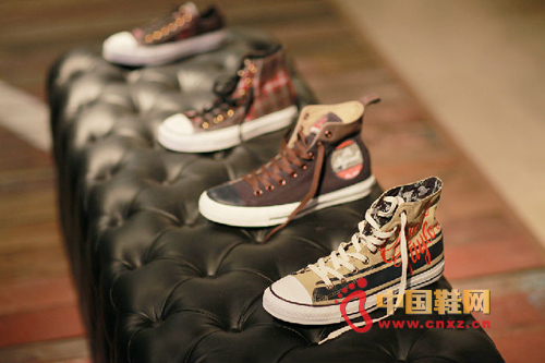  Converse 2012ﶬƷЬA(y)[